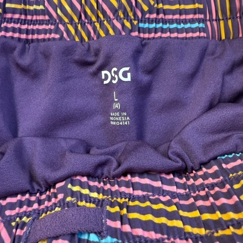 DSG Mid-Rise Stride Shorts Girls L Multicolor Geometric Activewear Running NWT - Picture 9 of 13